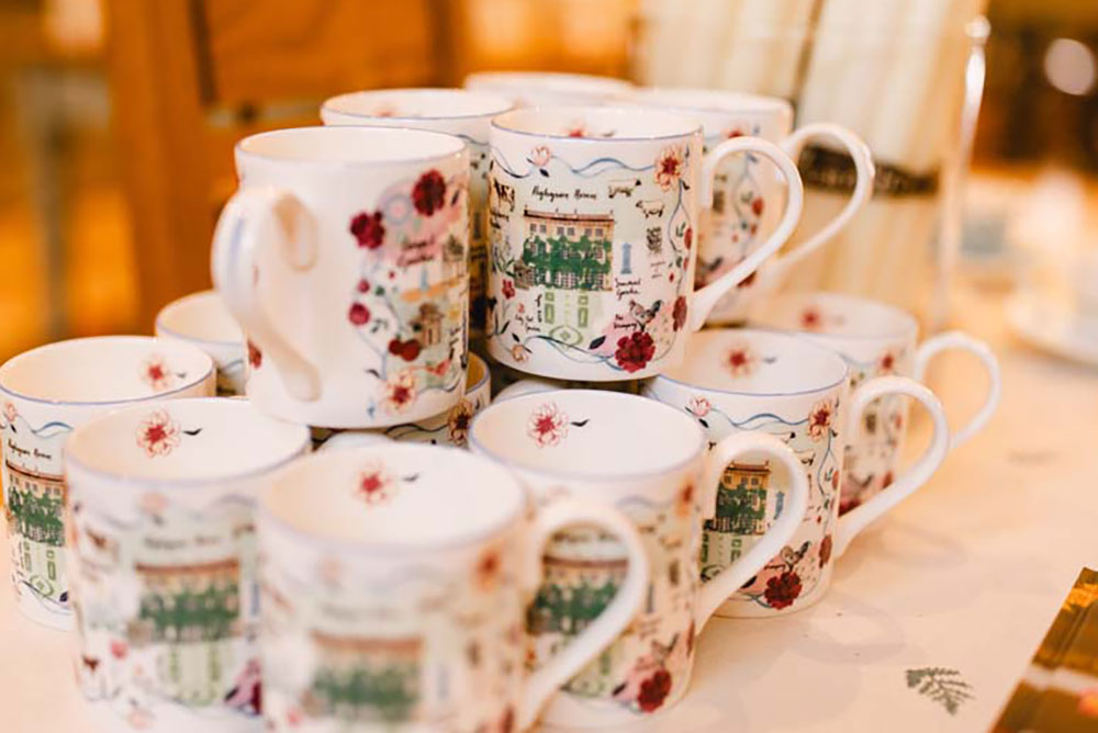 Mugs, Cups & Saucers