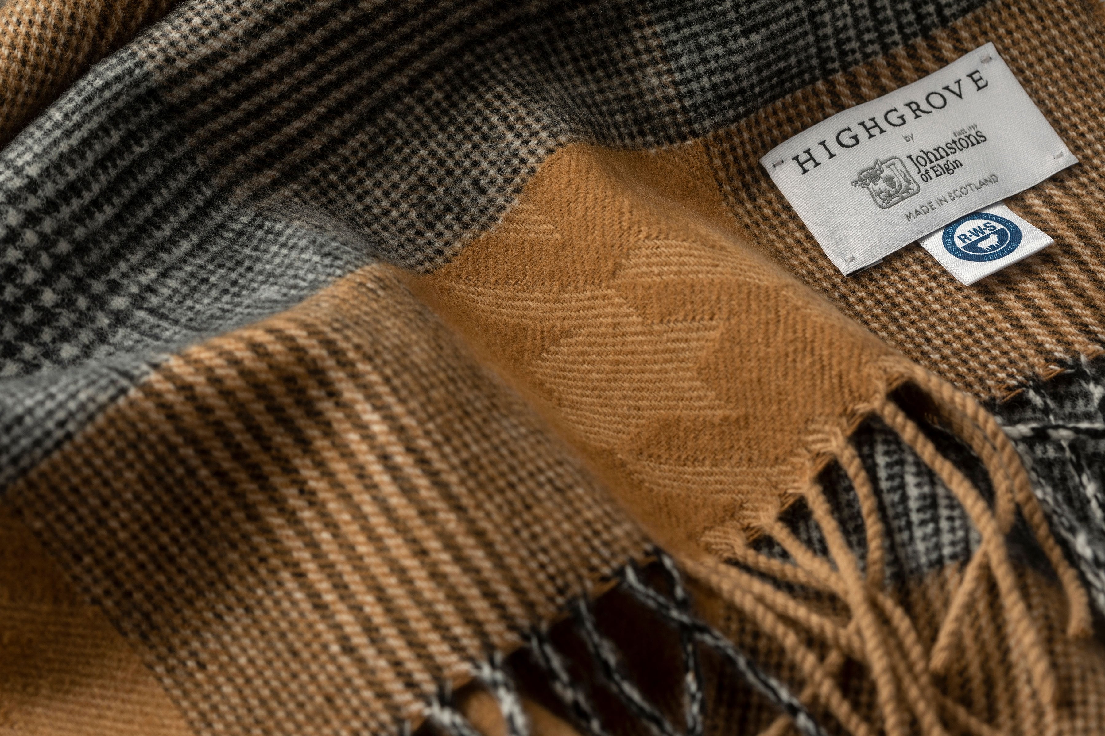Johnstons of Elgin: Highgrove Heritage Scarves and Throw