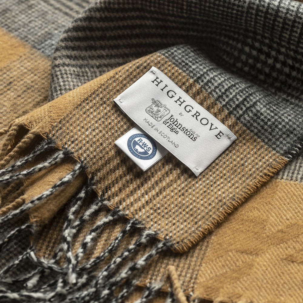 100% ULTRAFINE MERINO WOOL WOVEN SCARF